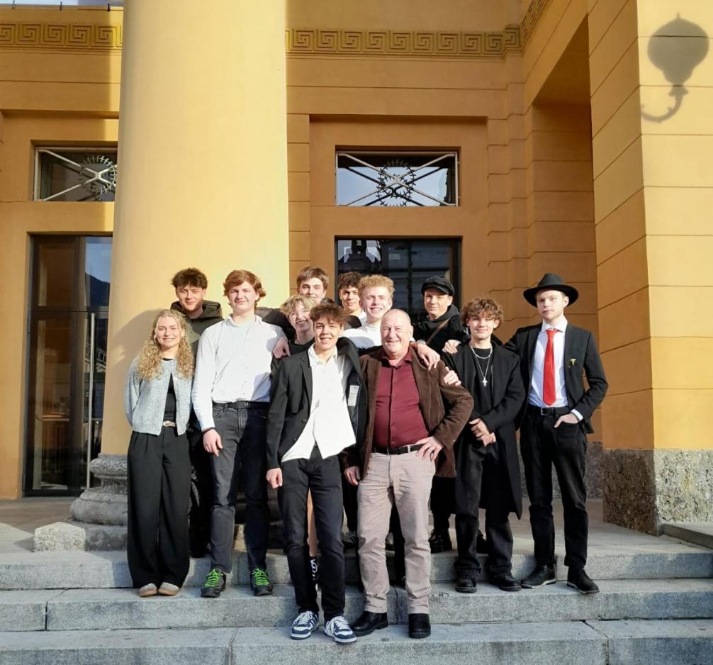 Zeitgeschichte auf der Bühne