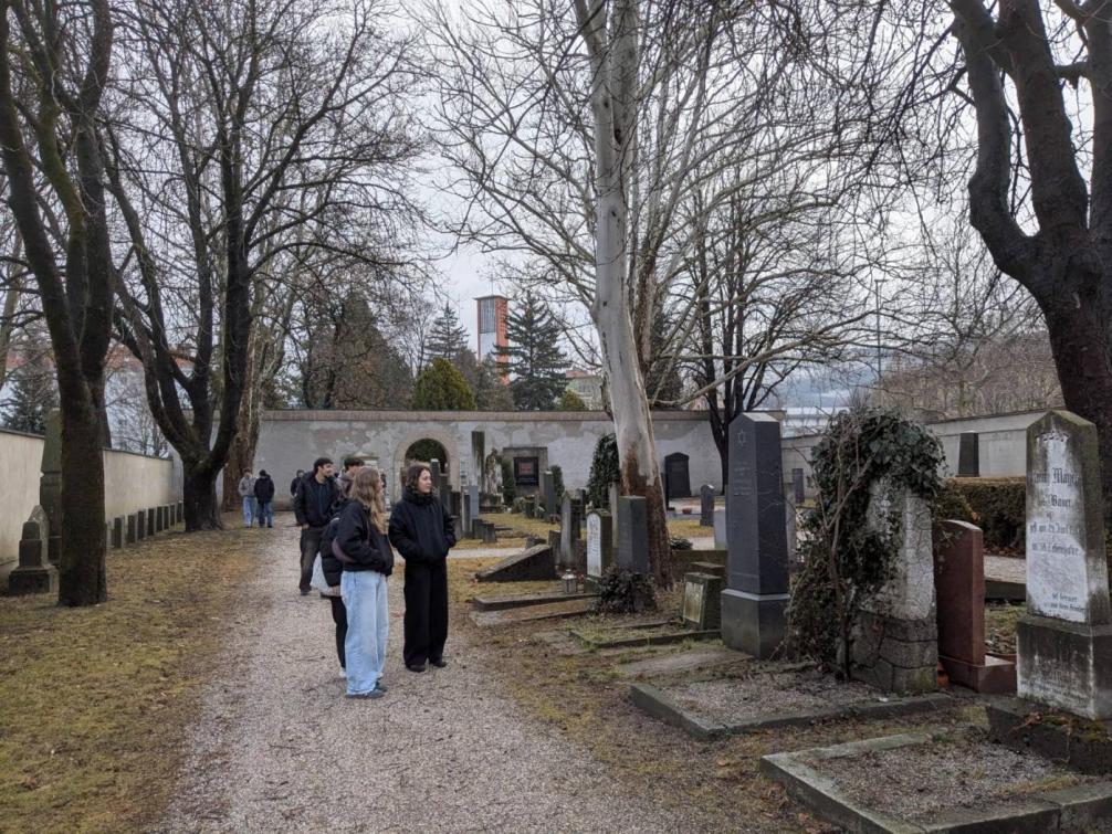 Besuch des jüdischen Friedhofs