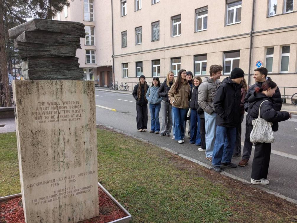 Besuch des jüdischen Friedhofs