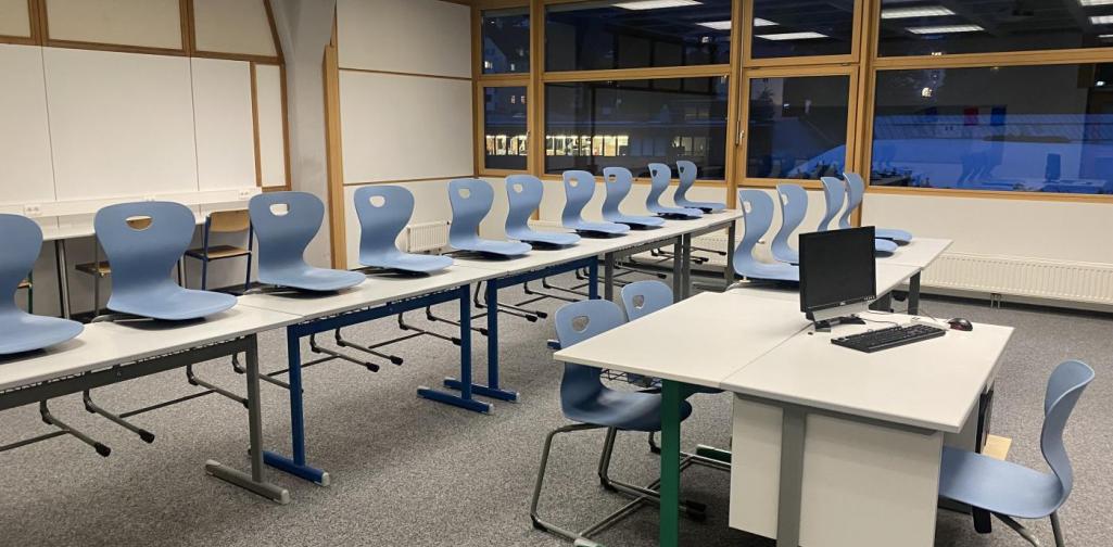 Neue Stühle